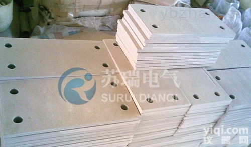 <em>绝缘隔热板</em>