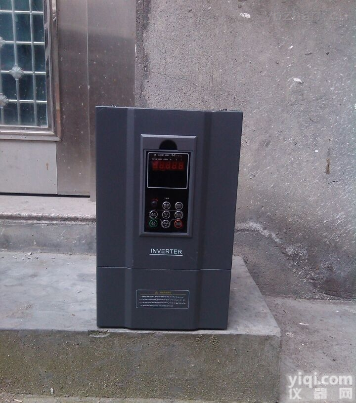 1.5KW  潜水泵<em>变频器</em>，柳市<em>特价</em>矢量型<em>变频器</em>