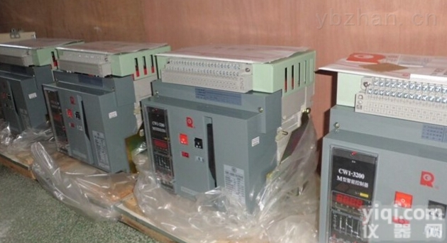 RMW1-2000/3P 1600 <em>固定式</em><em>智能型</em>万能<em>断路器</em>