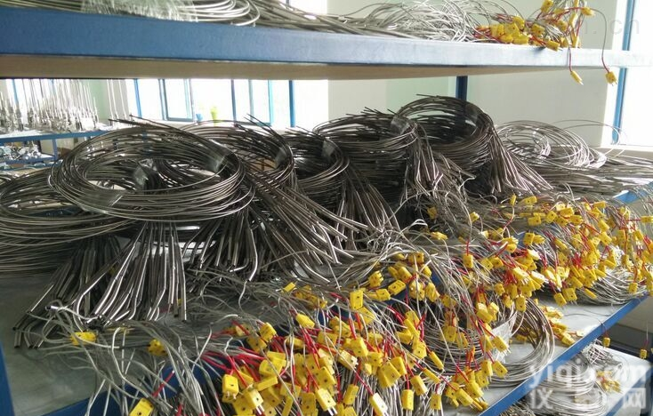 WRNK-171  WRNK-171样式铠装<em>热电偶</em> 带插头 规格可<em>定制</em>