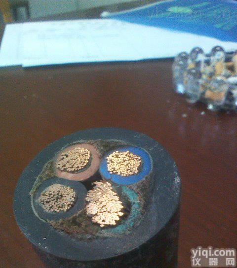 供应柔韧、耐移动、耐磨、耐弯曲、耐扭转、<em>耐油</em>、耐酸/碱、耐低温卷筒电缆