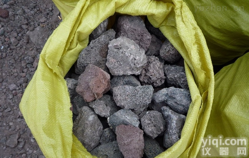 任何型号  厂家直销轻质环保净水用各种<em>粒径</em><em>火山岩</em>生物<em>滤料</em>