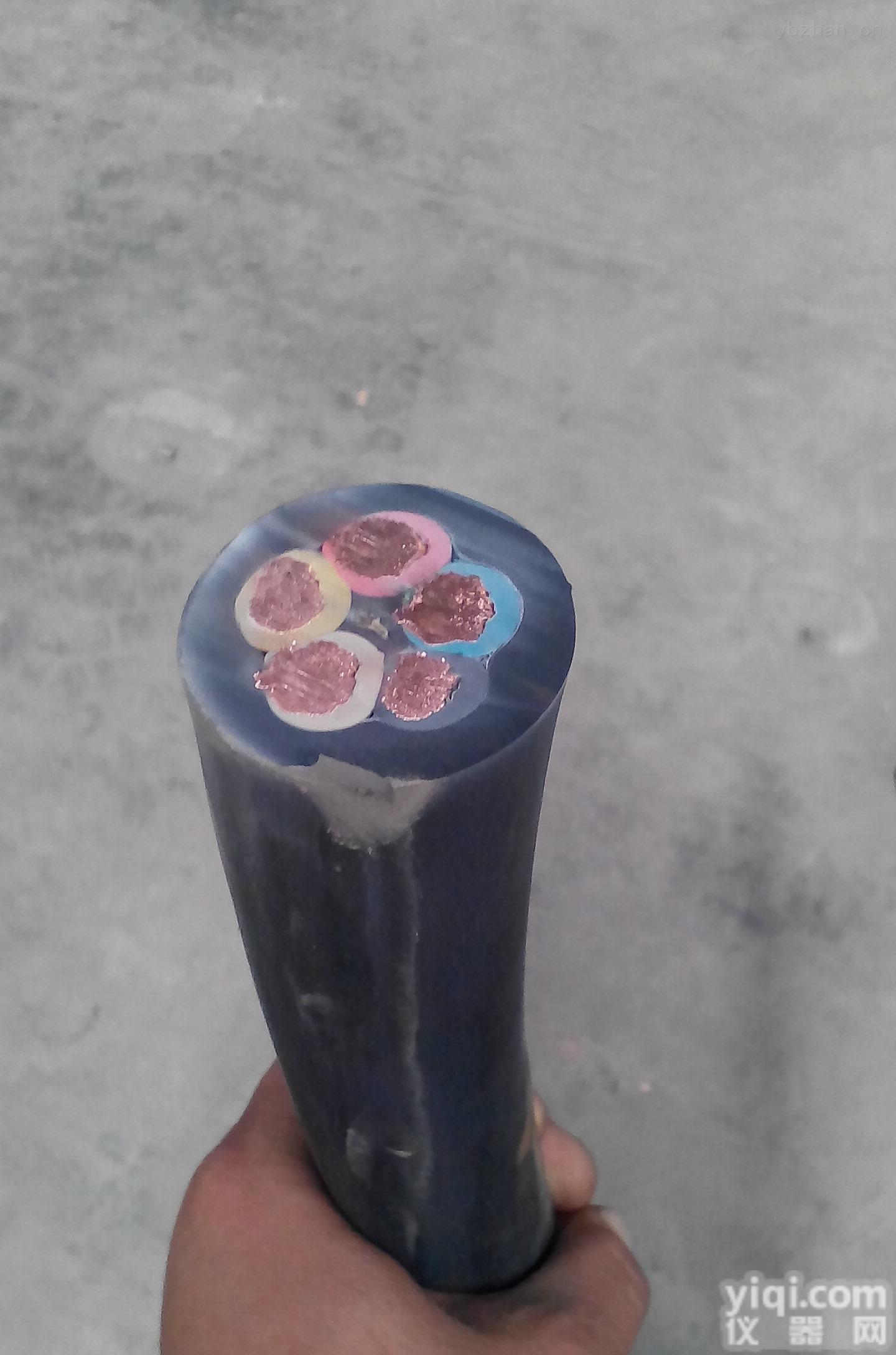 供应YCW 3*70+2*35 野<em>外用</em>耐<em>油污</em>橡套电缆