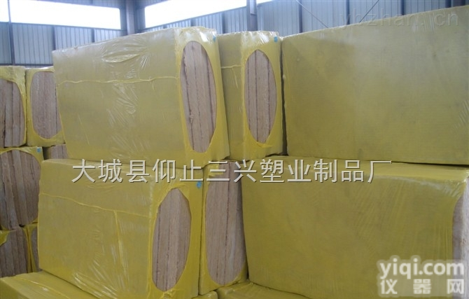 1200*600  贴<em>铝箔</em><em>岩棉板</em>使用环境-施工